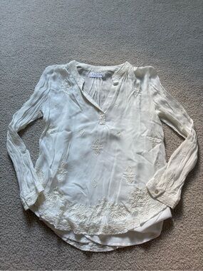 Velvet by Graham and Spencer Long Sleeve Top